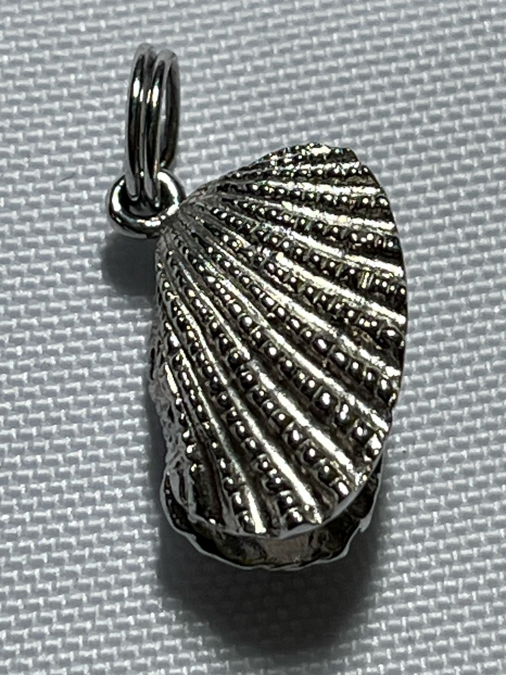 Sterling Silver Oyster Shell & Pearl Charm Charm Pendant
Vintage